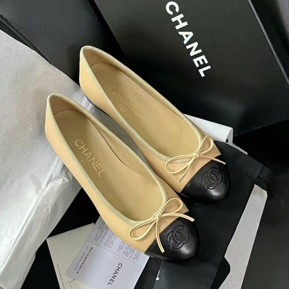 Chanel Classic Lambskin Round Toe Ballerina Flats with Bow Detail - Timeless Ele - Picture 1 of 7